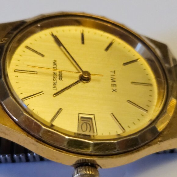 Vintage Timex Gold-Tone Expansion Watch – Classic Elegance - Picture 11 of 11